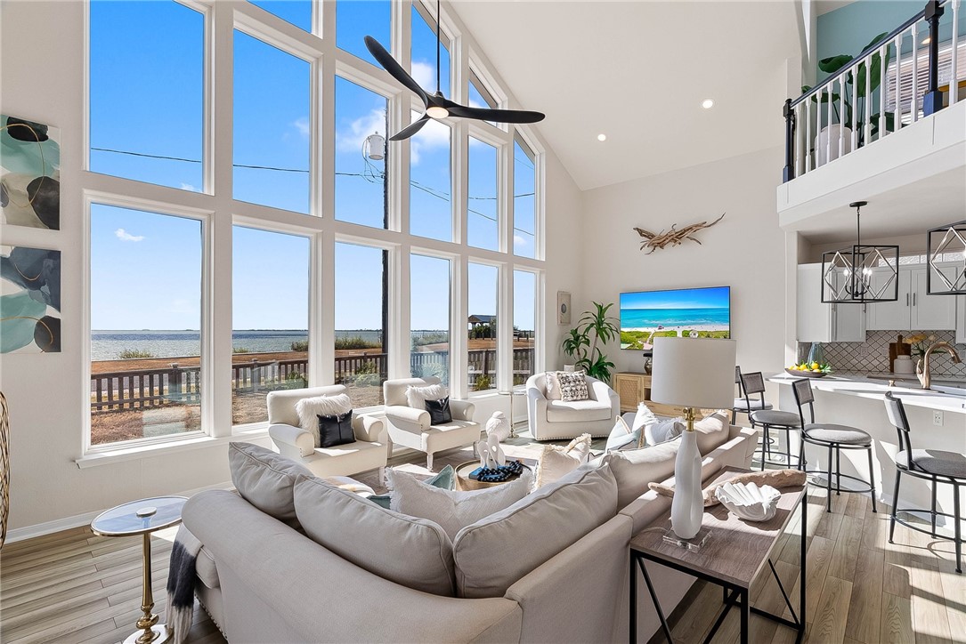 605 + 607 Copano Bay Drive Property Photo 6