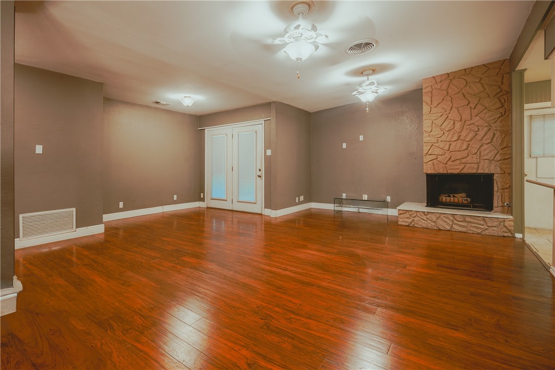 206 Driftwood Dr Property Photo 6