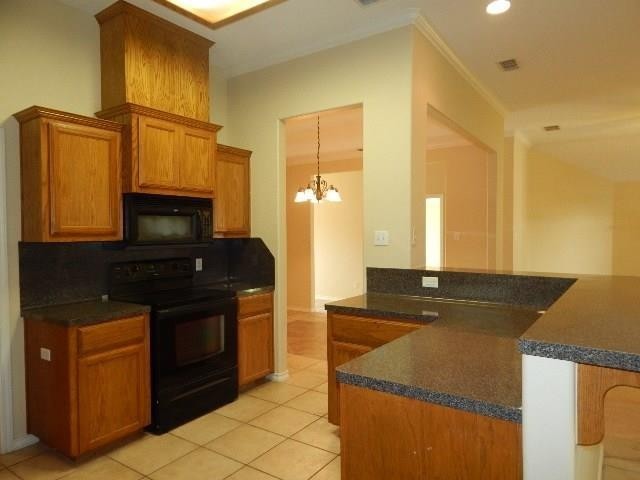6806 Windy Creek Dr Property Photo 7