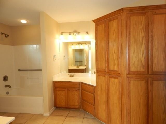 6806 Windy Creek Dr Property Photo 14