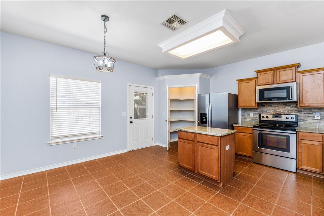 6522 Purplewing Dr Property Photo 14