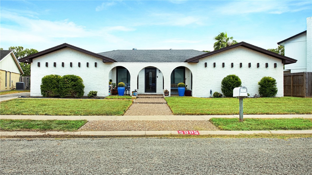 5005 Moultrie Dr Property Photo 1
