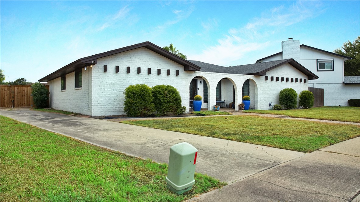5005 Moultrie Dr Property Photo 1
