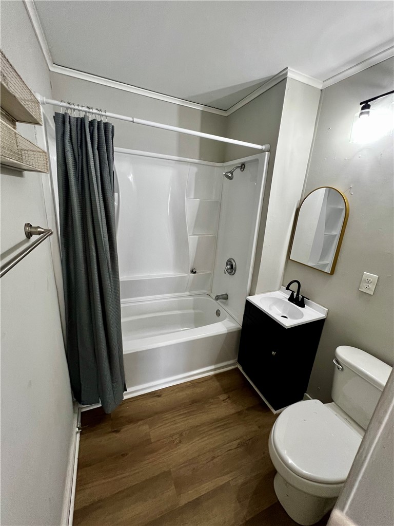 409-411 E 5th St 1 Property Photo 13