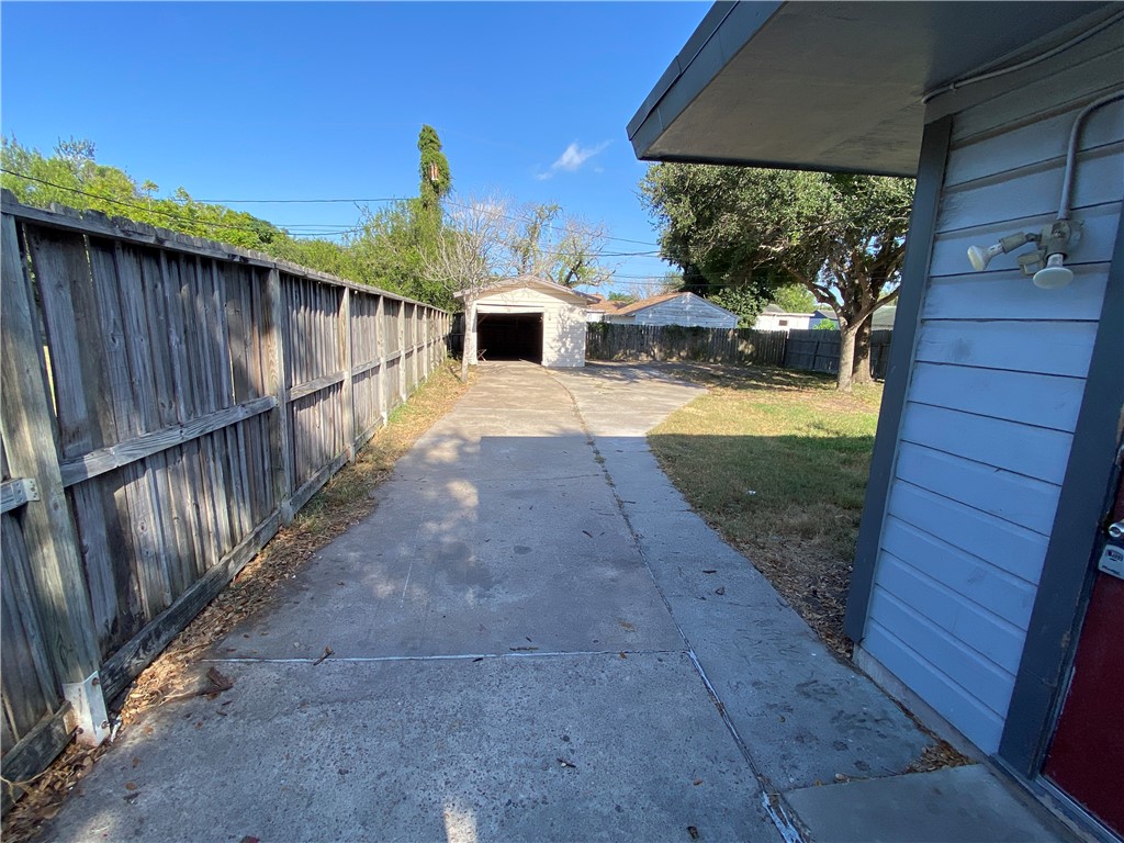 737 Westchester Dr Property Photo 11