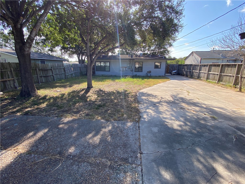 737 Westchester Dr Property Photo 14