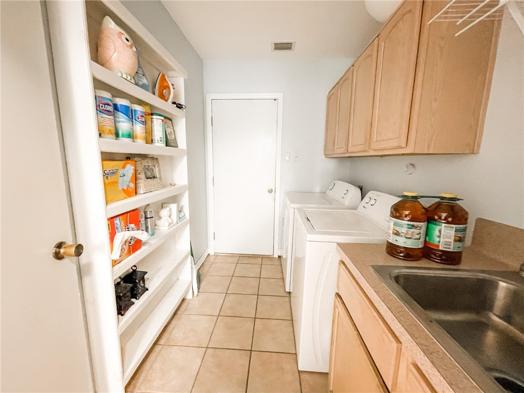13901 Lighthouse Dr Property Photo 21
