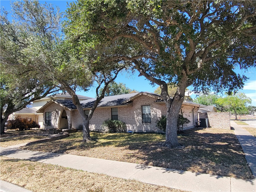 4522 Coventry Property Photo 2