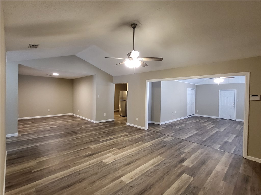 4522 Coventry Property Photo 4