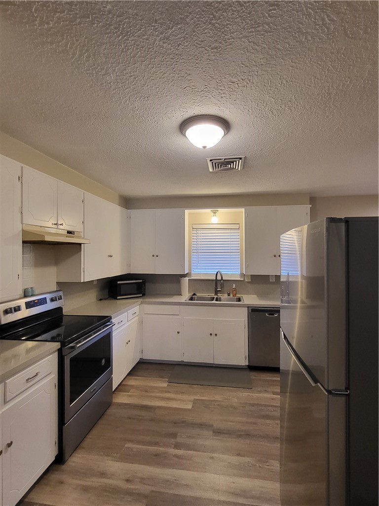 4522 Coventry Property Photo 8