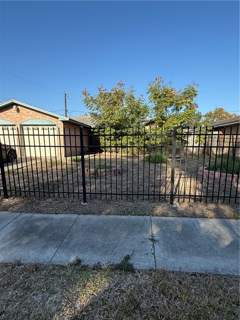 3414 Crest Lake Dr Property Photo 1