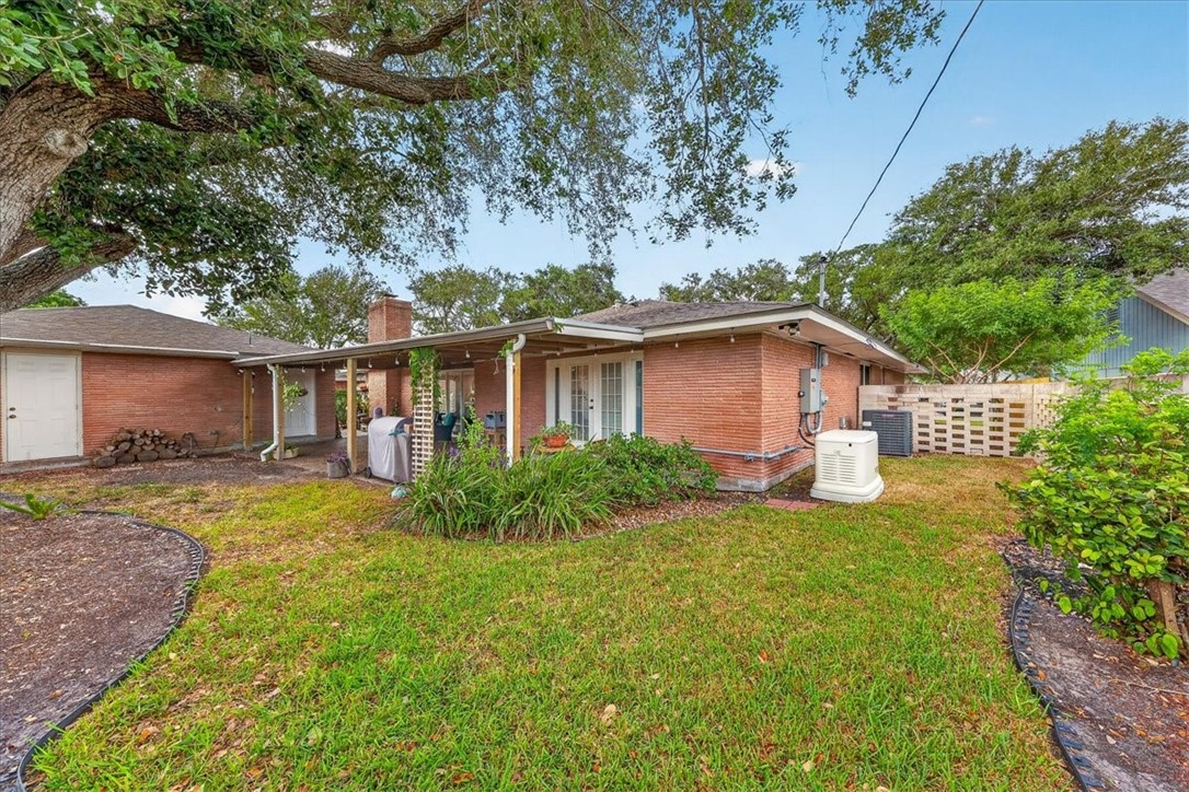 5430 Chevy Chase Dr Property Photo 10