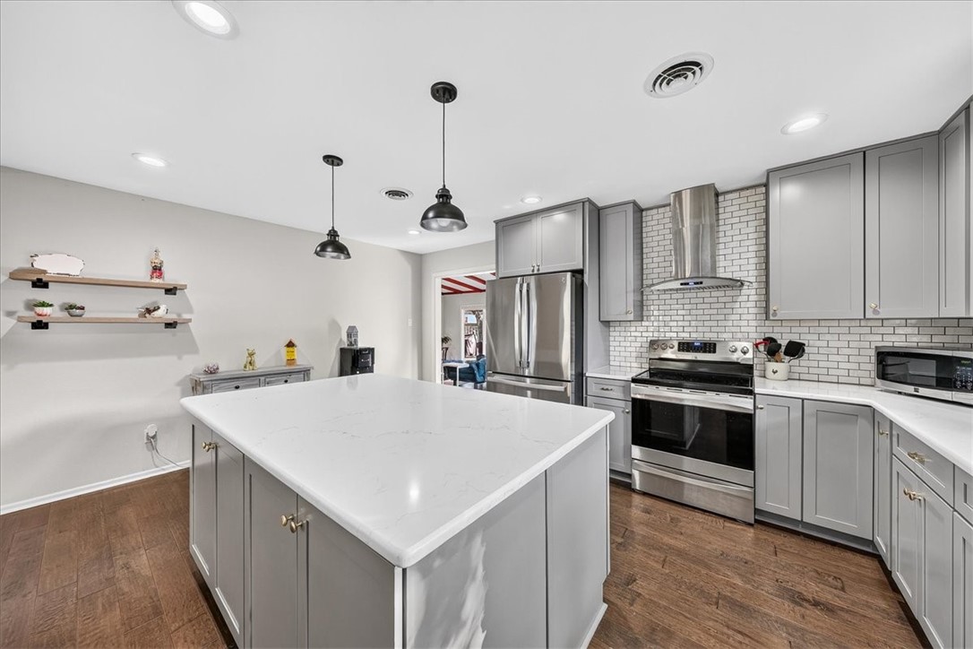 5430 Chevy Chase Dr Property Photo 17