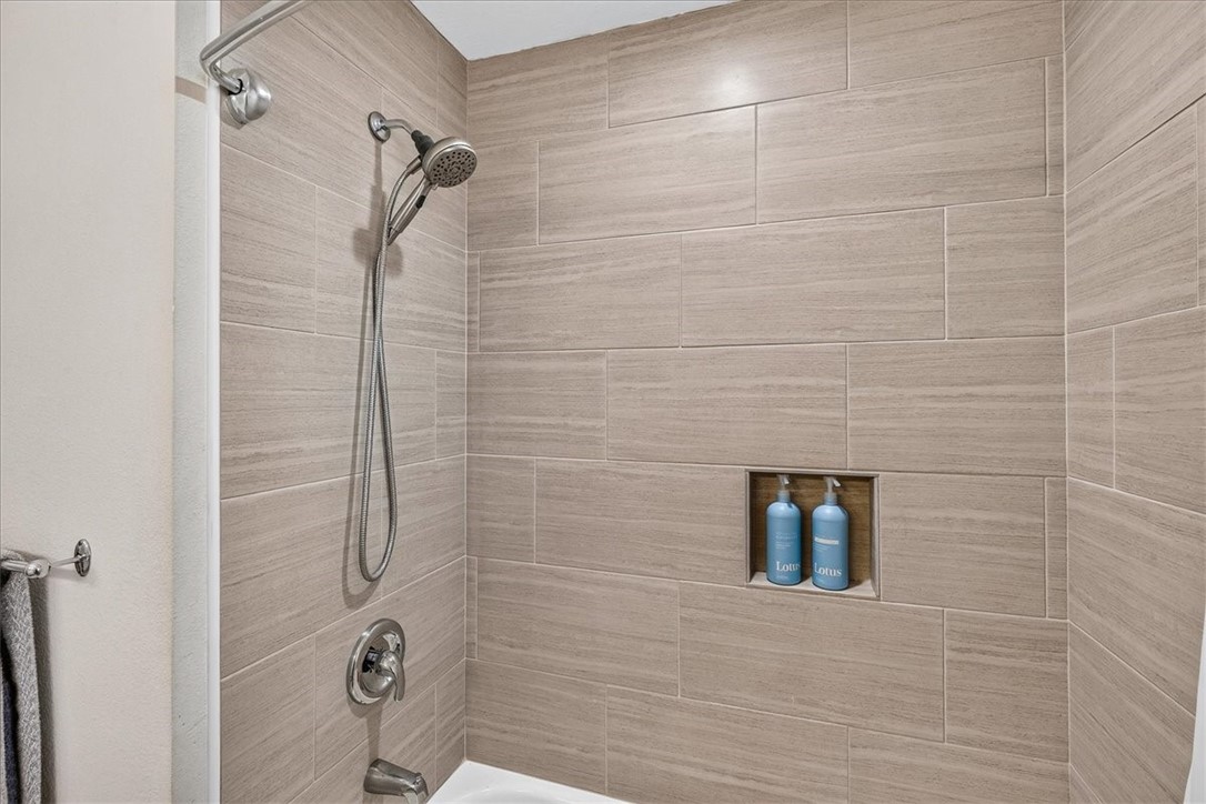 5430 Chevy Chase Dr Property Photo 30