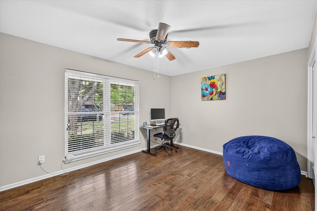 5430 Chevy Chase Dr Property Photo 33