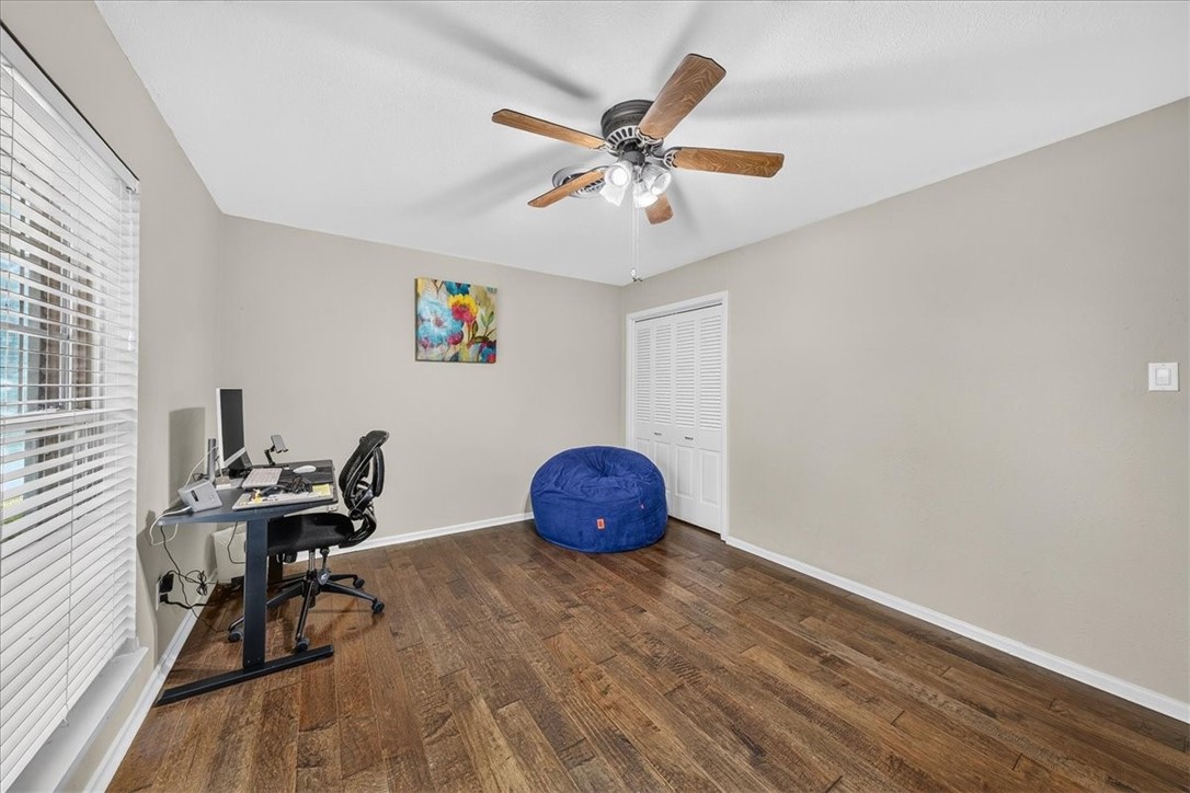 5430 Chevy Chase Dr Property Photo 34