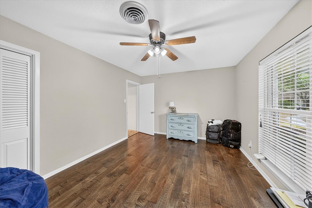 5430 Chevy Chase Dr Property Photo 35