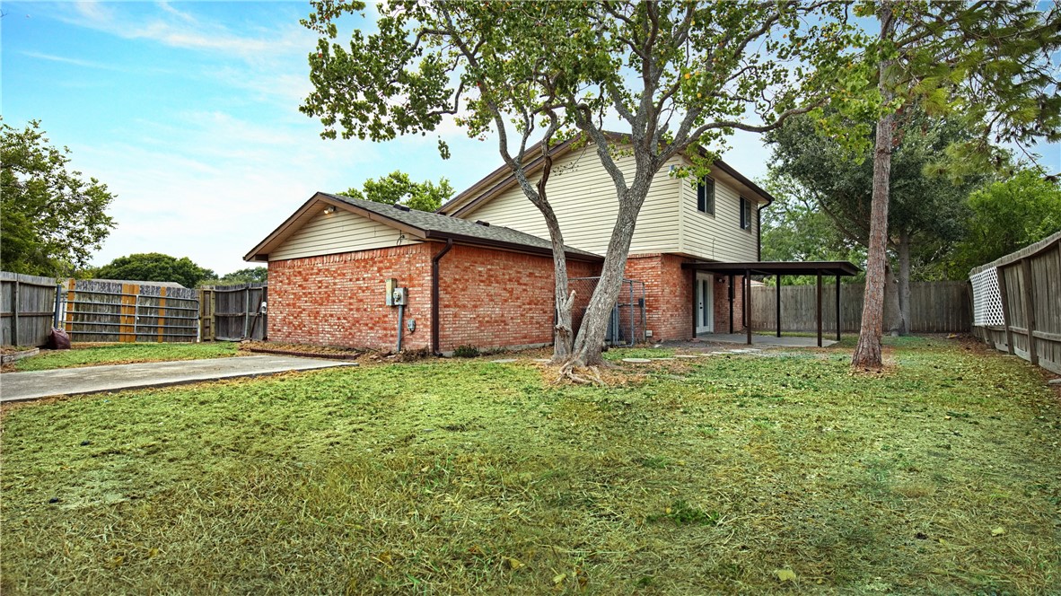 7030 Sandra Property Photo 2