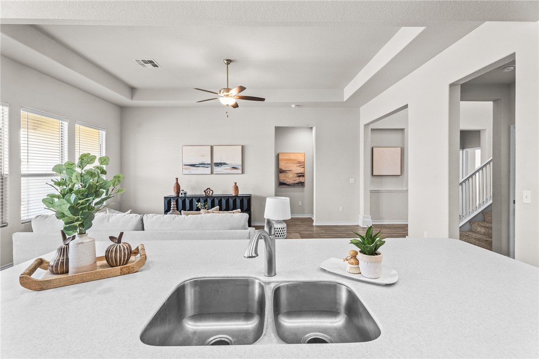 8142 Luz De Luna St Property Photo 12