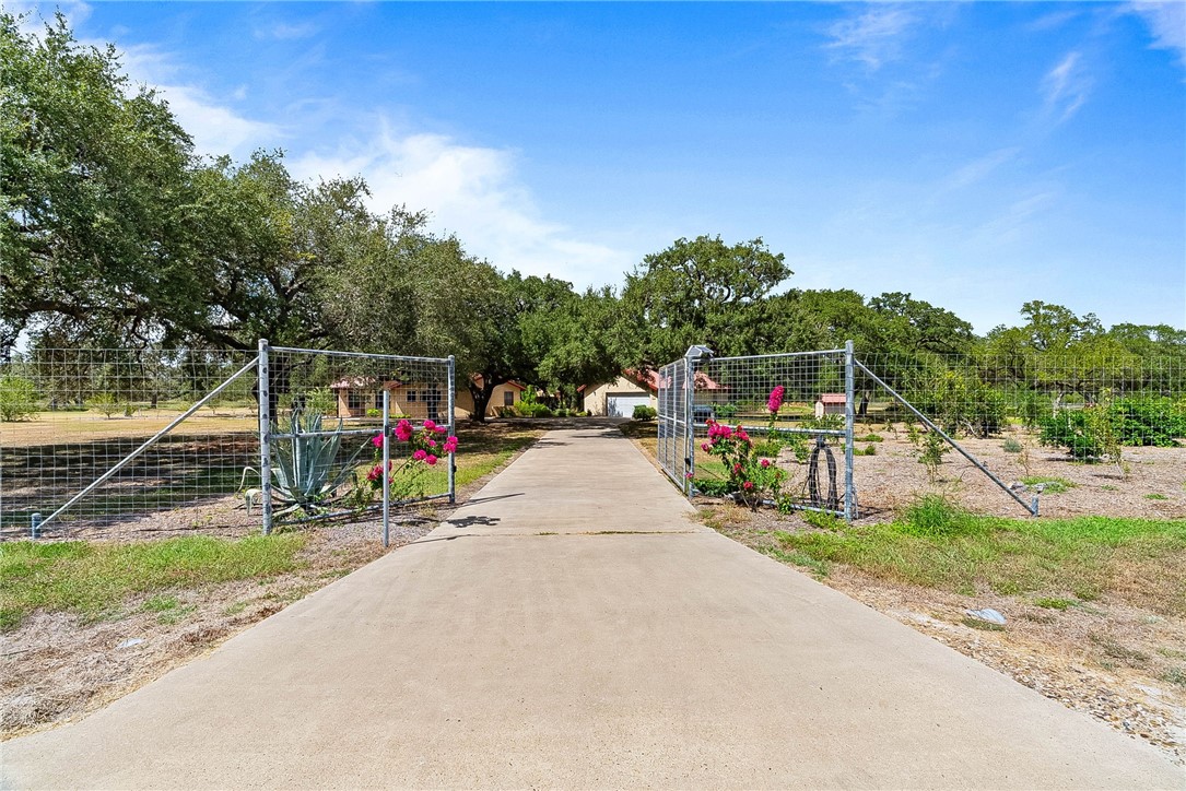 555 Silver Creek Property Photo 1