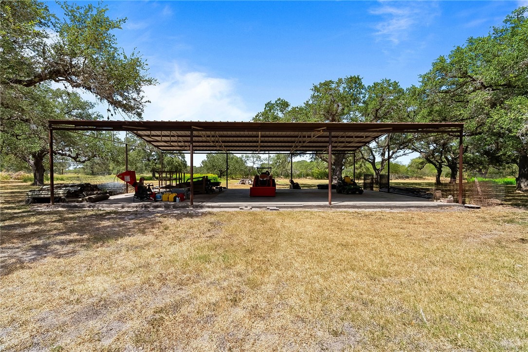555 Silver Creek Property Photo 5