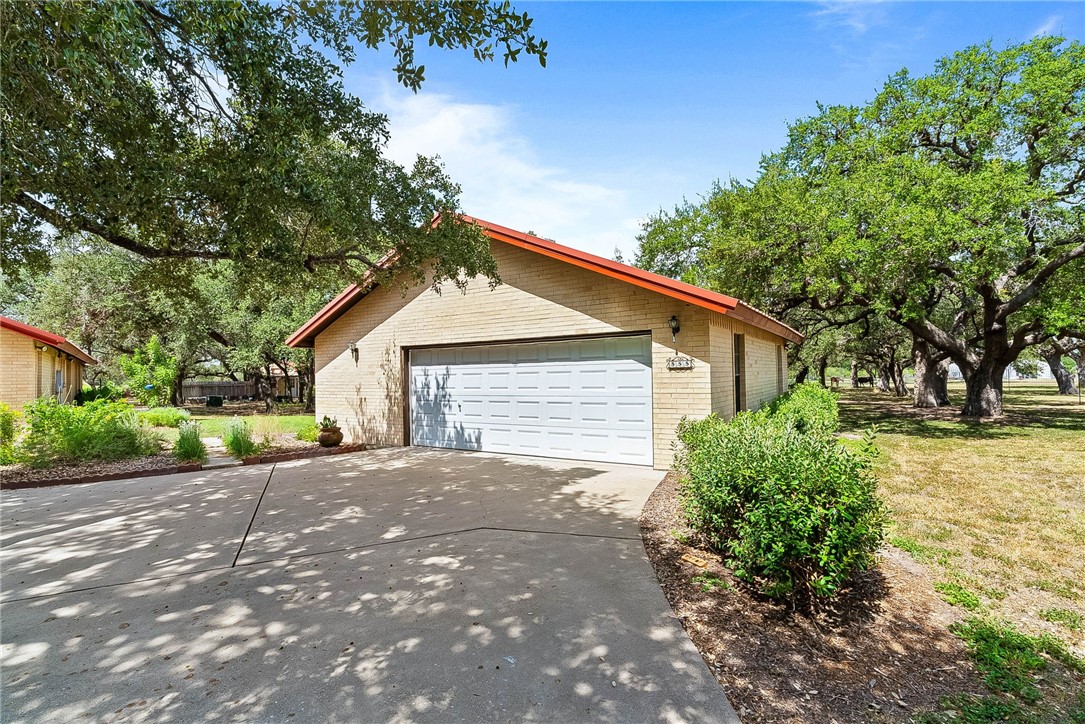 555 Silver Creek Property Photo 10