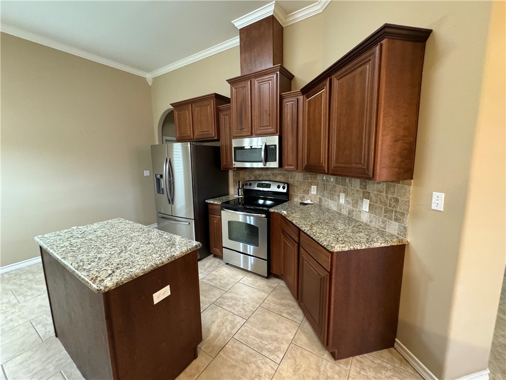 8213 Azimuth Ct Property Photo 4