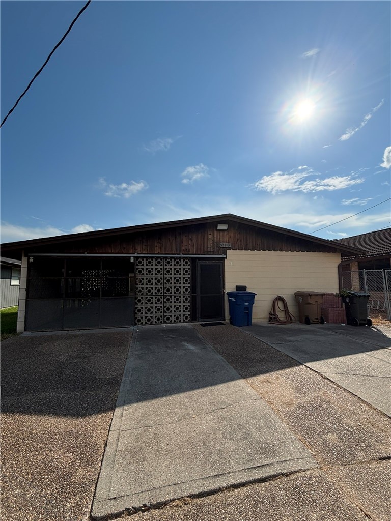 3726 Santa Fe St Property Photo 1