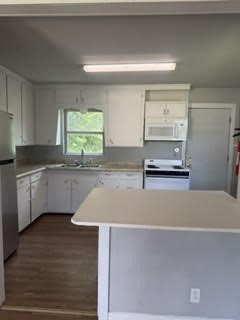 319 S Nueces St Property Photo 4