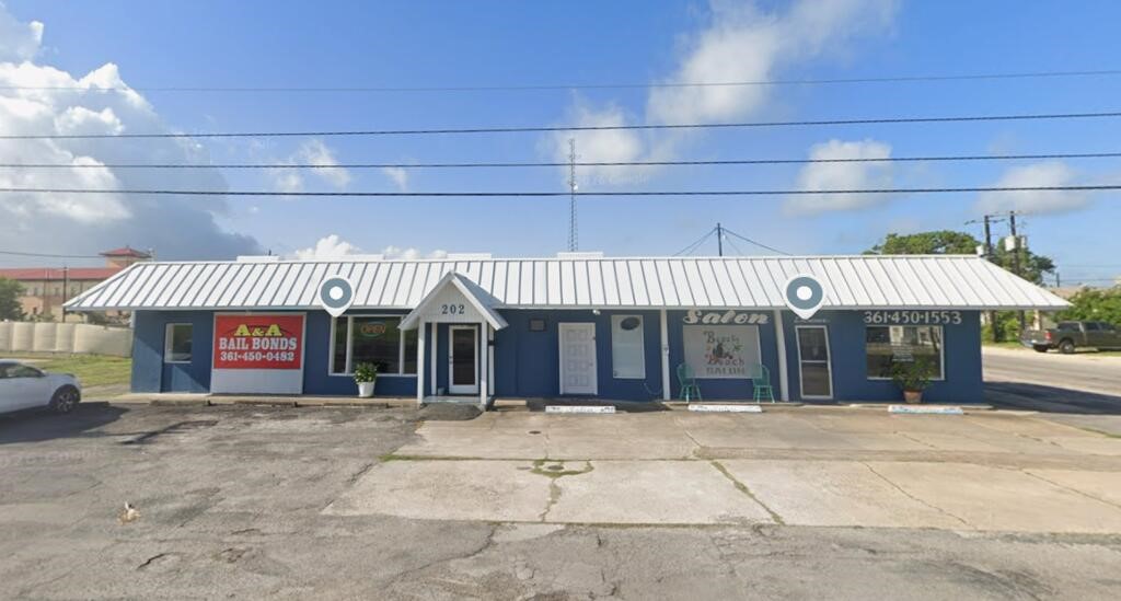 200 Highway 35 N Property Photo 1