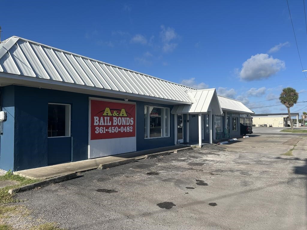 200 Highway 35 N Property Photo 3