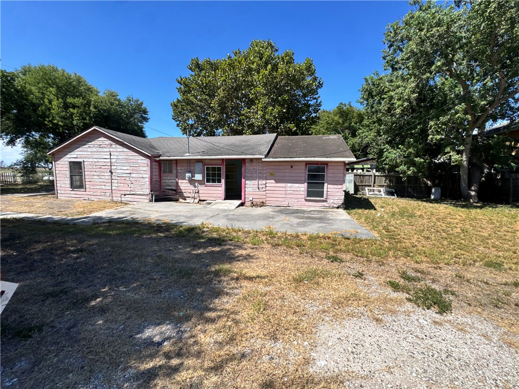 3010 Fm 763 Property Photo 2