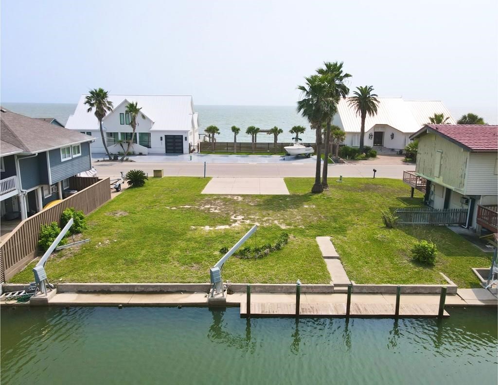 1837 Bay Shore Dr Property Photo 1