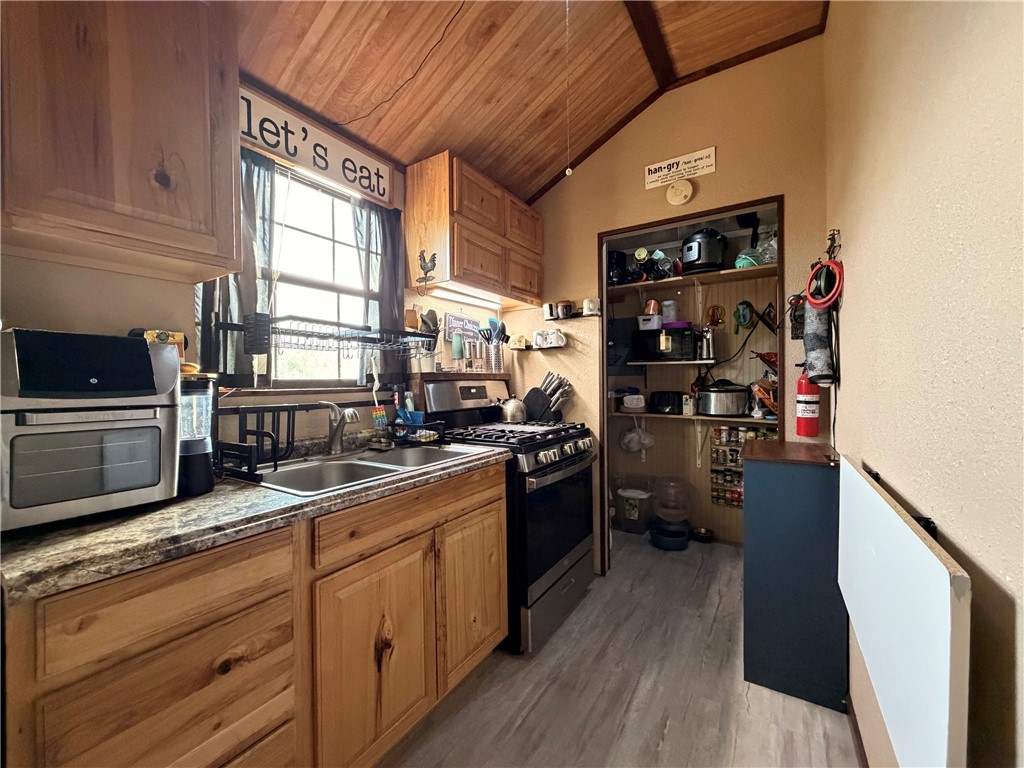 6995 County Road 12 Property Photo 6