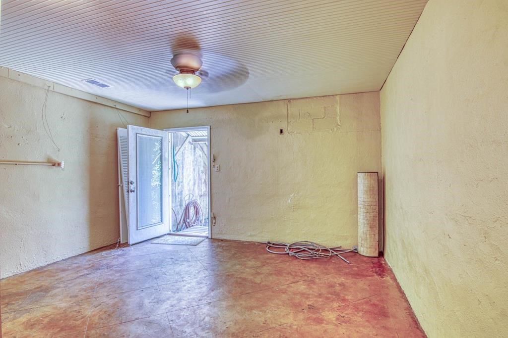 327 S Commercial St Property Photo 39