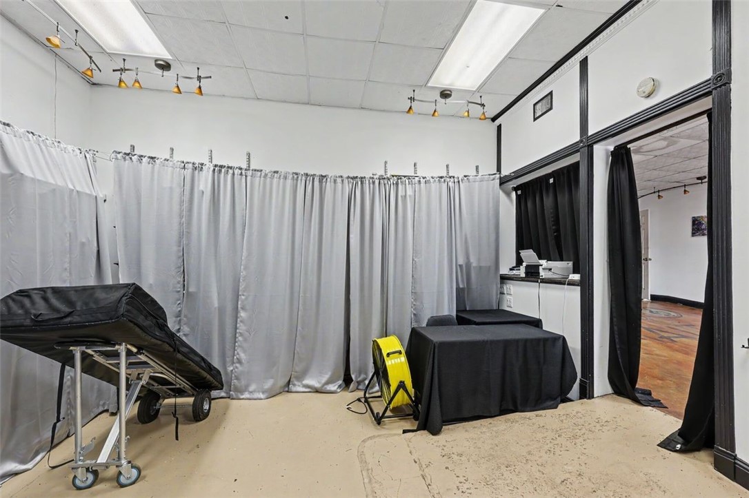 327 S Commercial St Property Photo 42