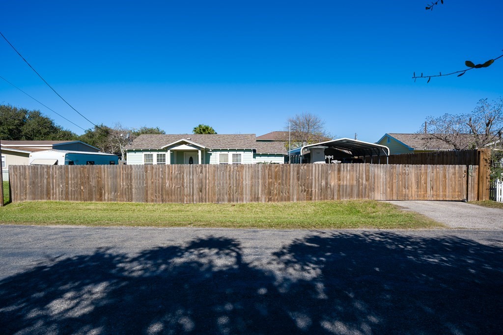 303 Palmetto Ave Property Photo 5