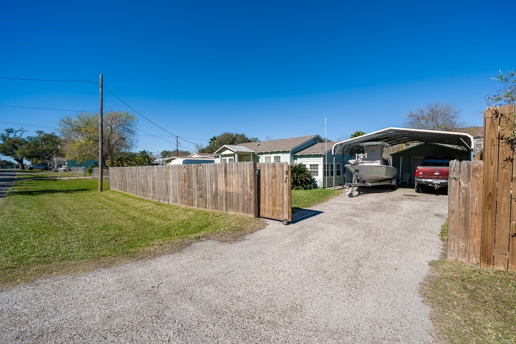 303 Palmetto Ave Property Photo 6
