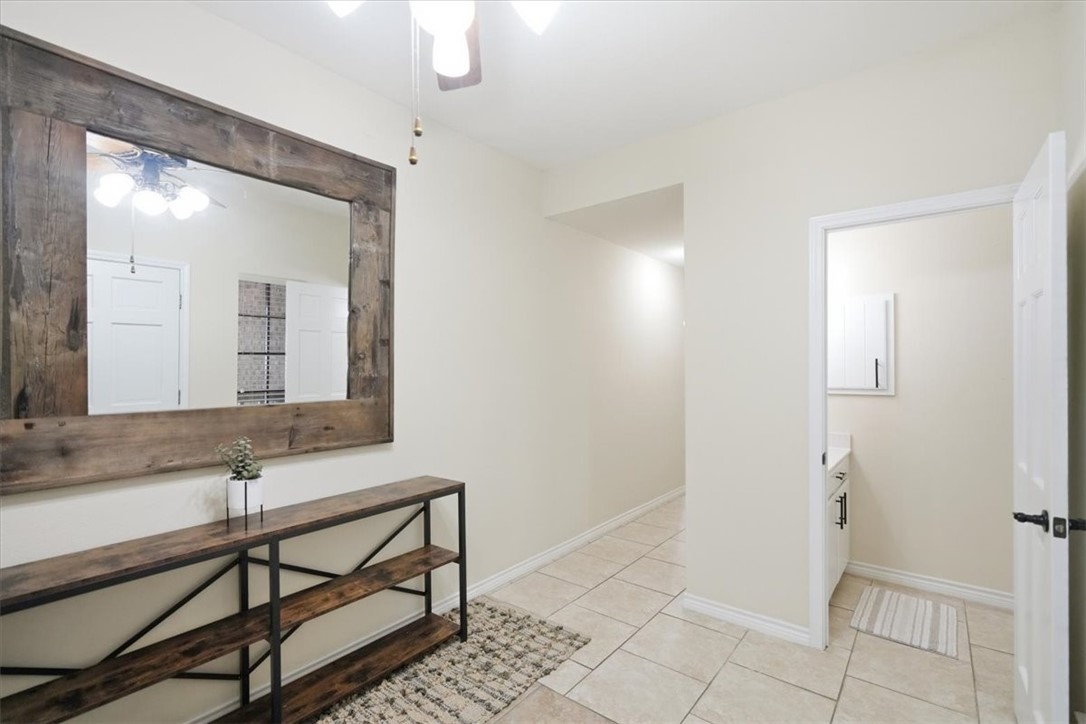 5556 Sunrise Property Photo 3