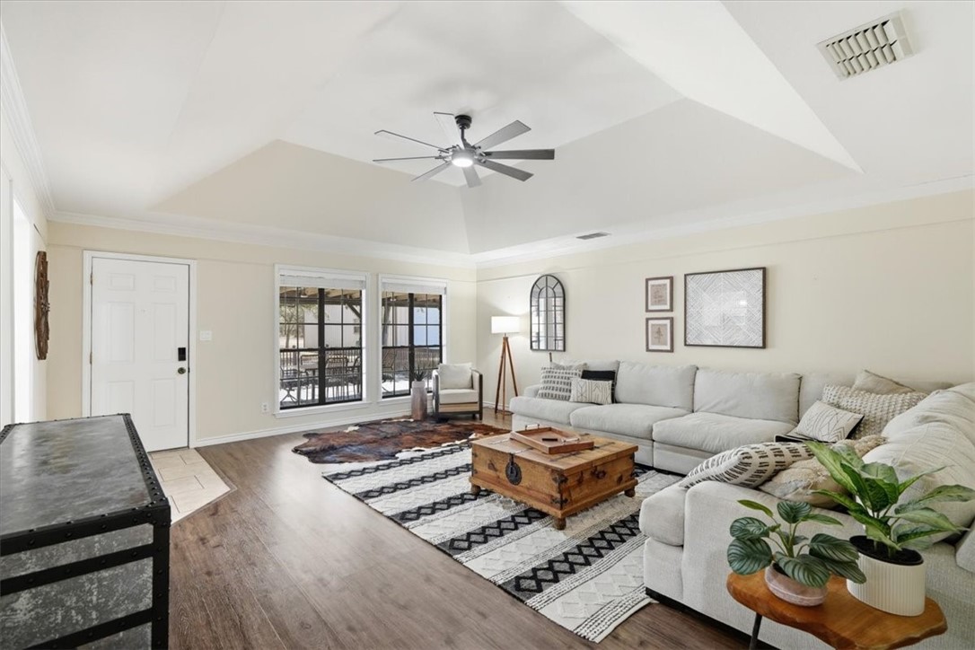 5556 Sunrise Property Photo 4