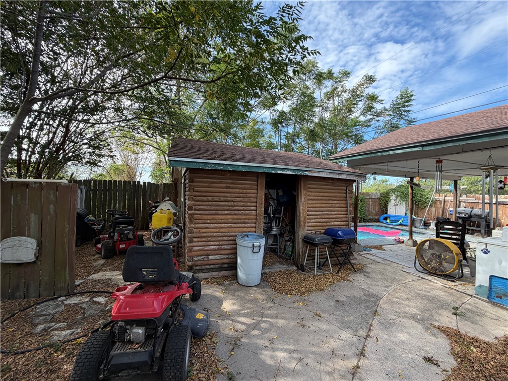 105 Walker St (benbolt) St Property Photo 41