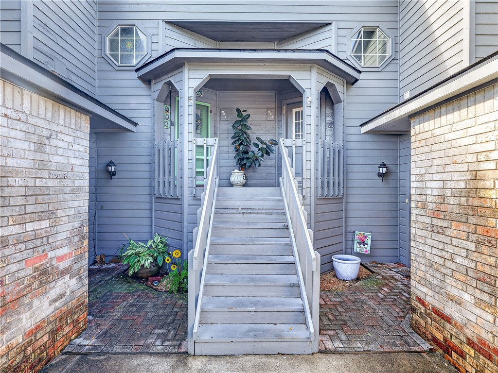 210 Oak Bay St 902 Property Photo 2