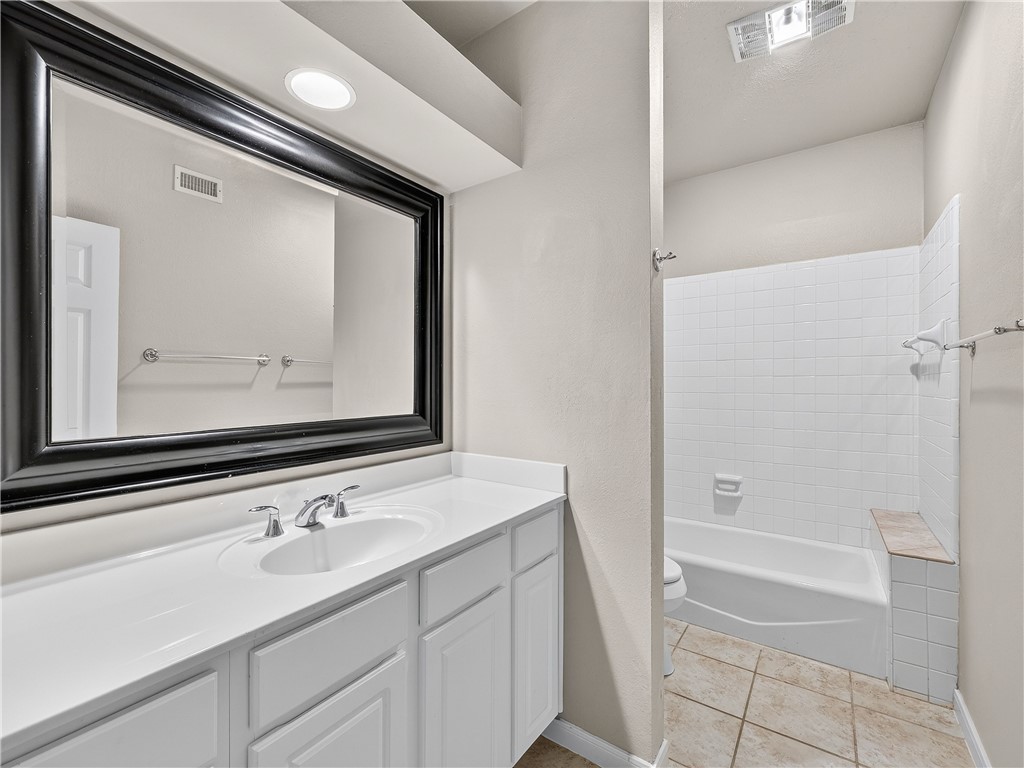 210 Oak Bay St 902 Property Photo 8