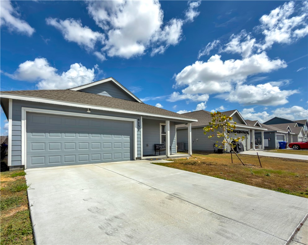 9230 Scottish Oak St Property Photo 2