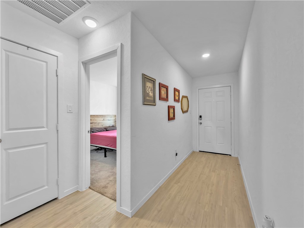 9230 Scottish Oak St Property Photo 4