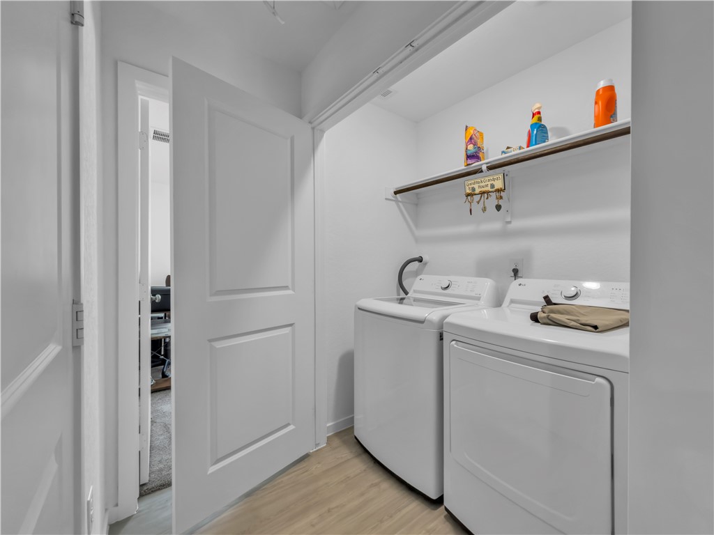 9230 Scottish Oak St Property Photo 8