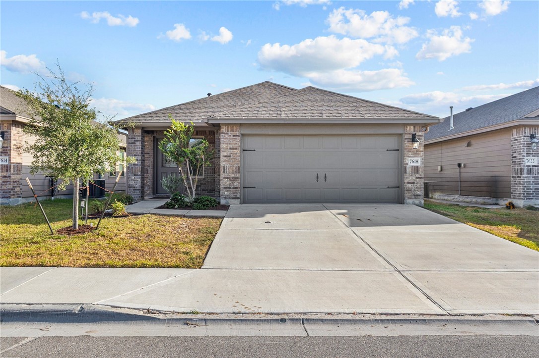 7618 Cowboy Trail Lane Property Photo 1