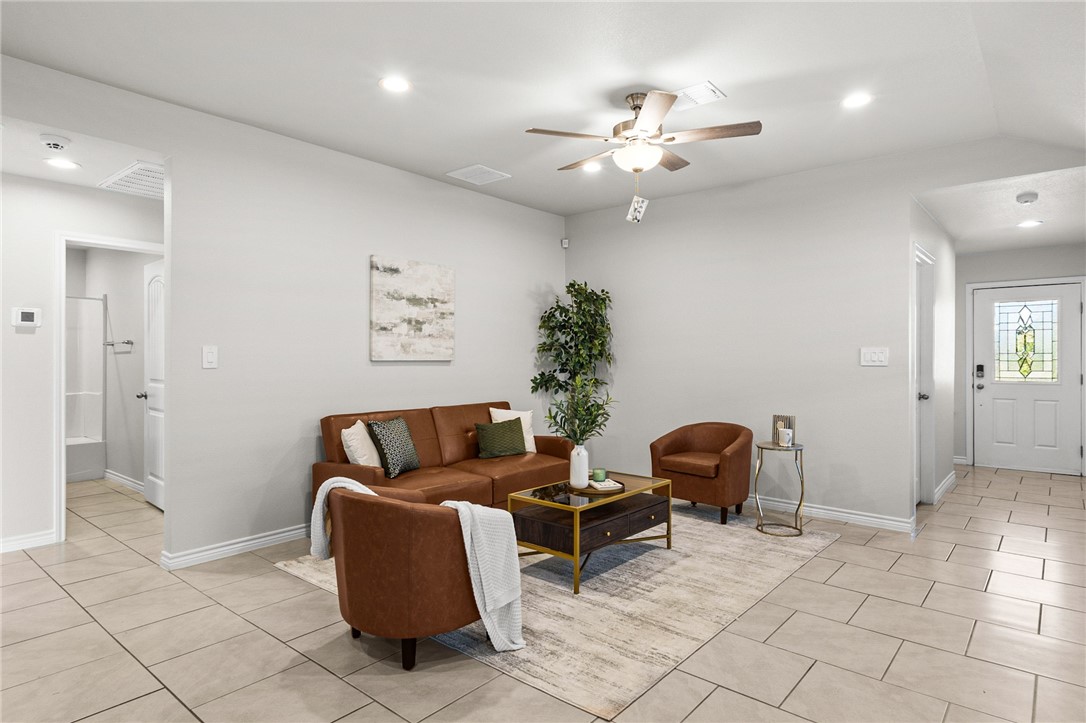 7618 Cowboy Trail Lane Property Photo 3