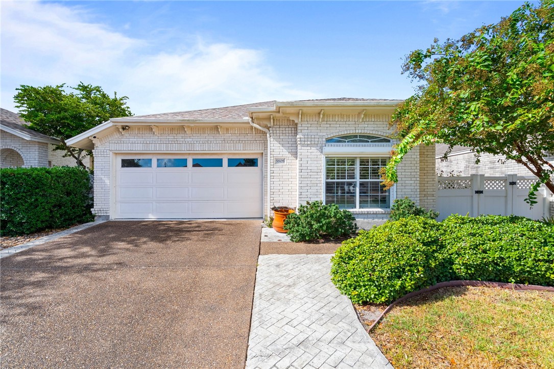 5805 English Ln Property Photo 1