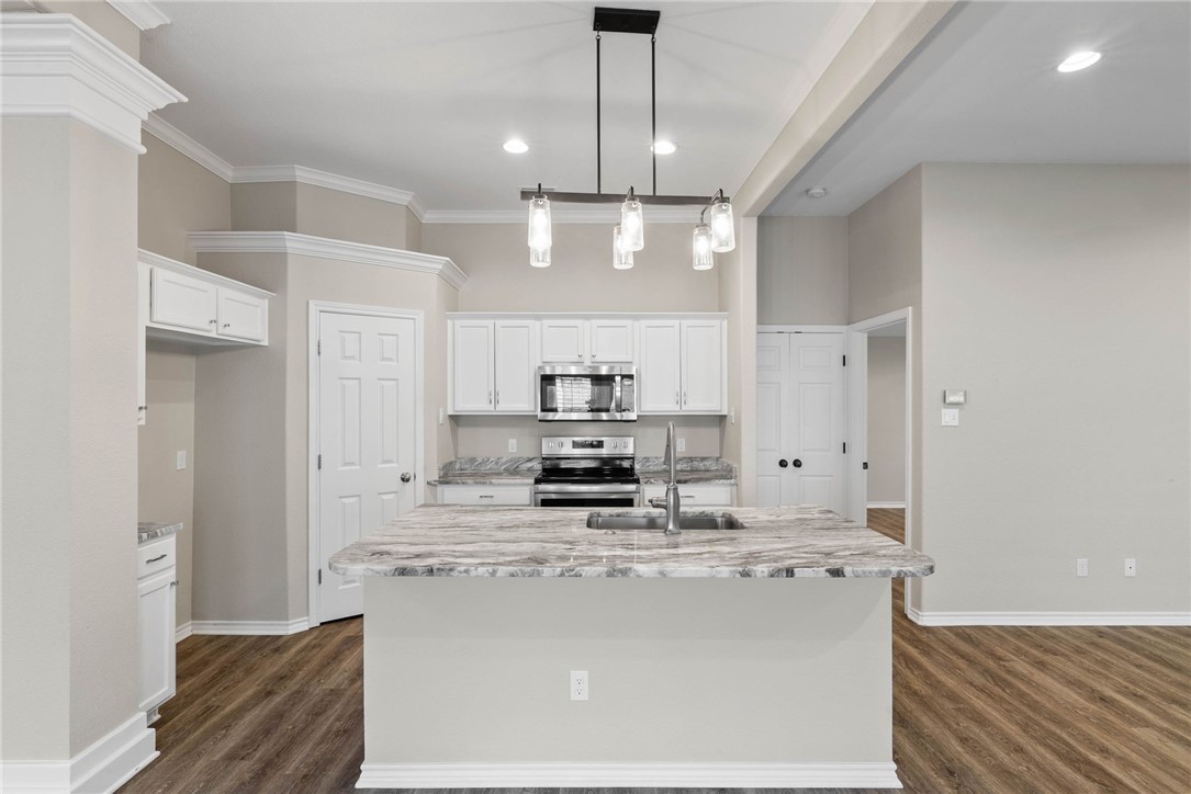 5805 English Ln Property Photo 5